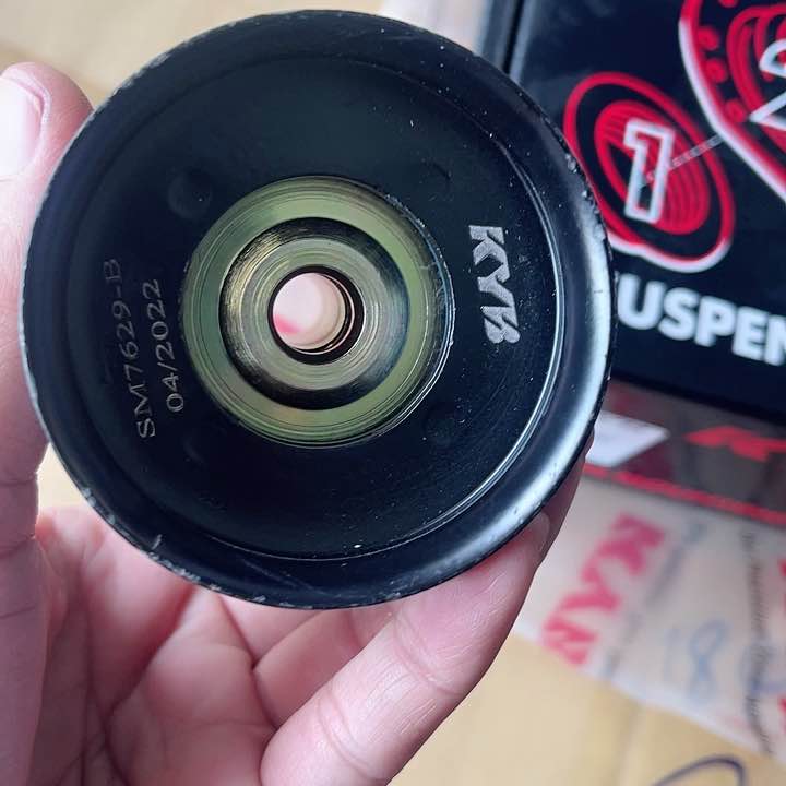 KYB HONDA JAZZ GK CITY RM6 HRV RU5 20142019 SM7629 Shock Abs