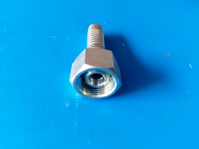 WPR 30112 Metric Female Multi-Seal Straight 5/8"