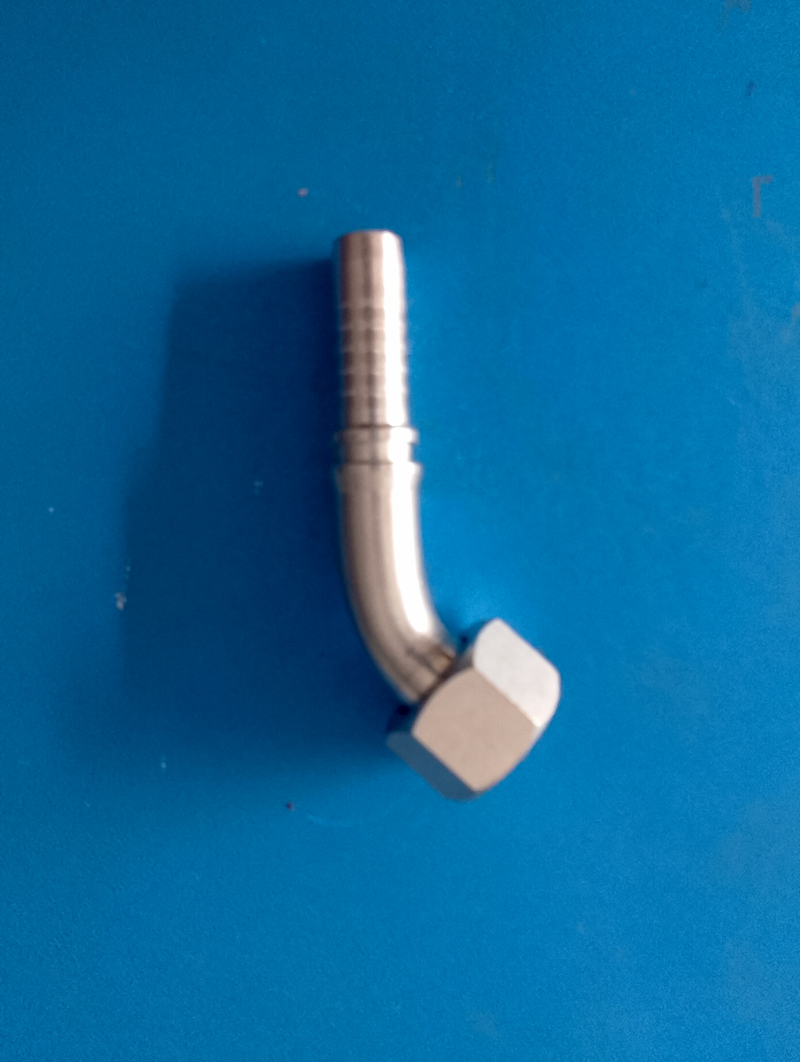 WPR Hose Fitting 30142-27-10