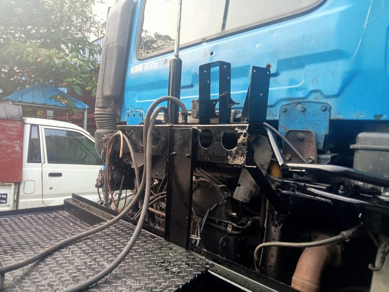 NISSAN DIESEL 2000 GE13 , หัวรถไถดีเซล (4x2) (RHD) (014460)
