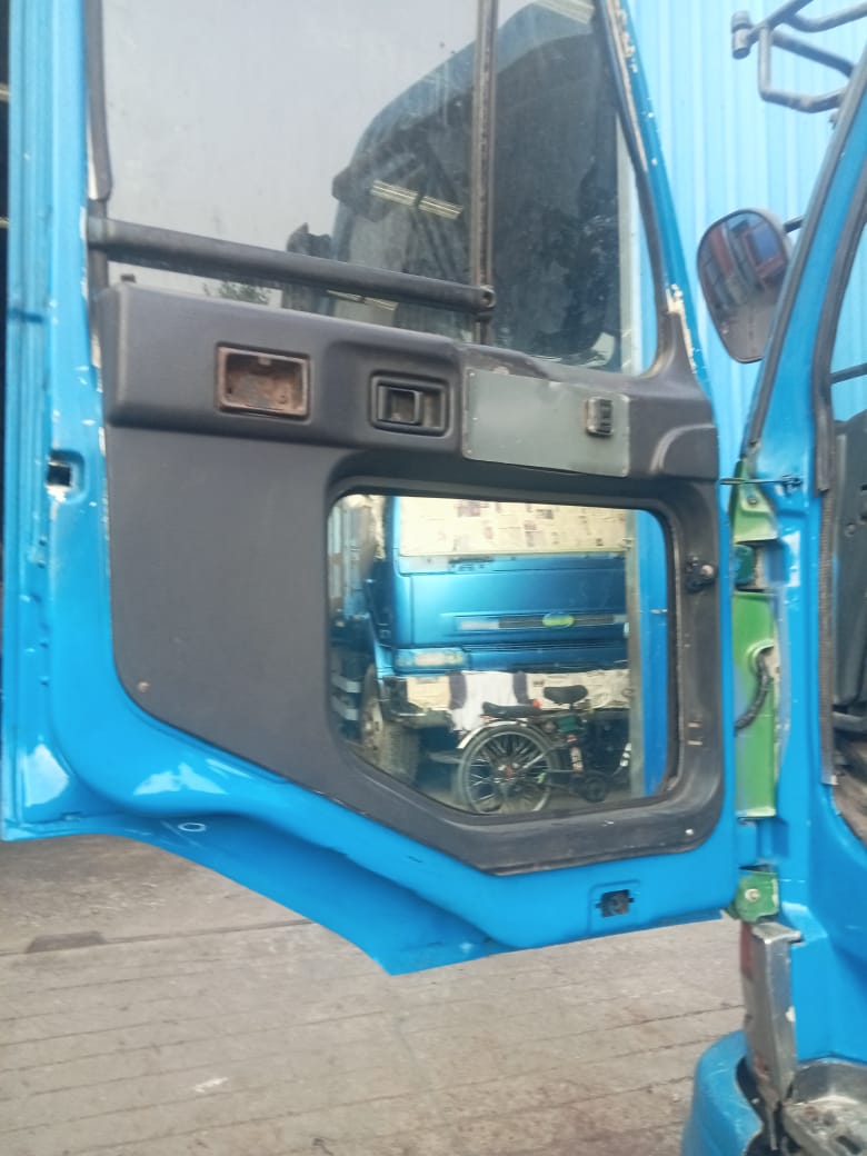 NISSAN DIESEL 2000 GE13 , หัวรถไถดีเซล (4x2) (RHD) (014460)