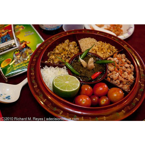 Pin pyo yuet nu tea leaves with fried beans(sweet&sour taste) Green